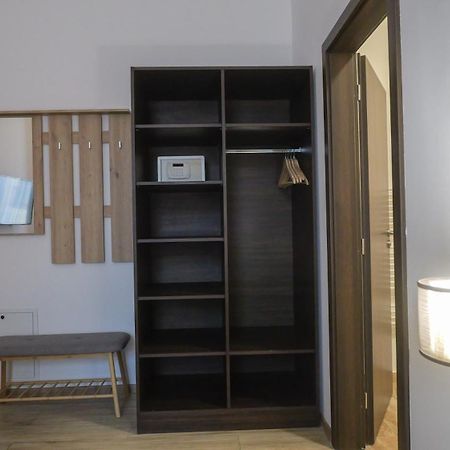 Premium City Centre Bedrooms Prešov Exteriör bild
