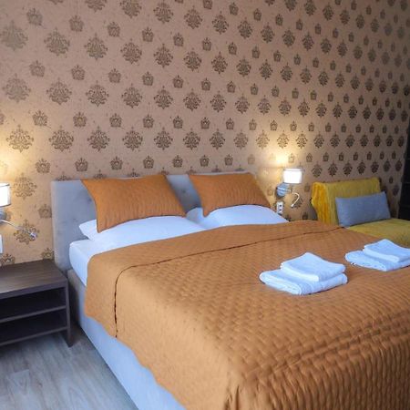 Premium City Centre Bedrooms Prešov Exteriör bild