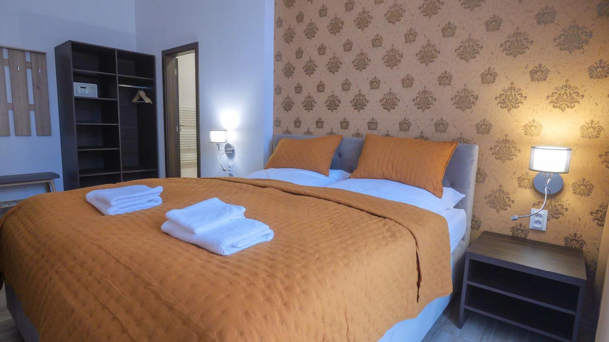 Premium City Centre Bedrooms Prešov Exteriör bild
