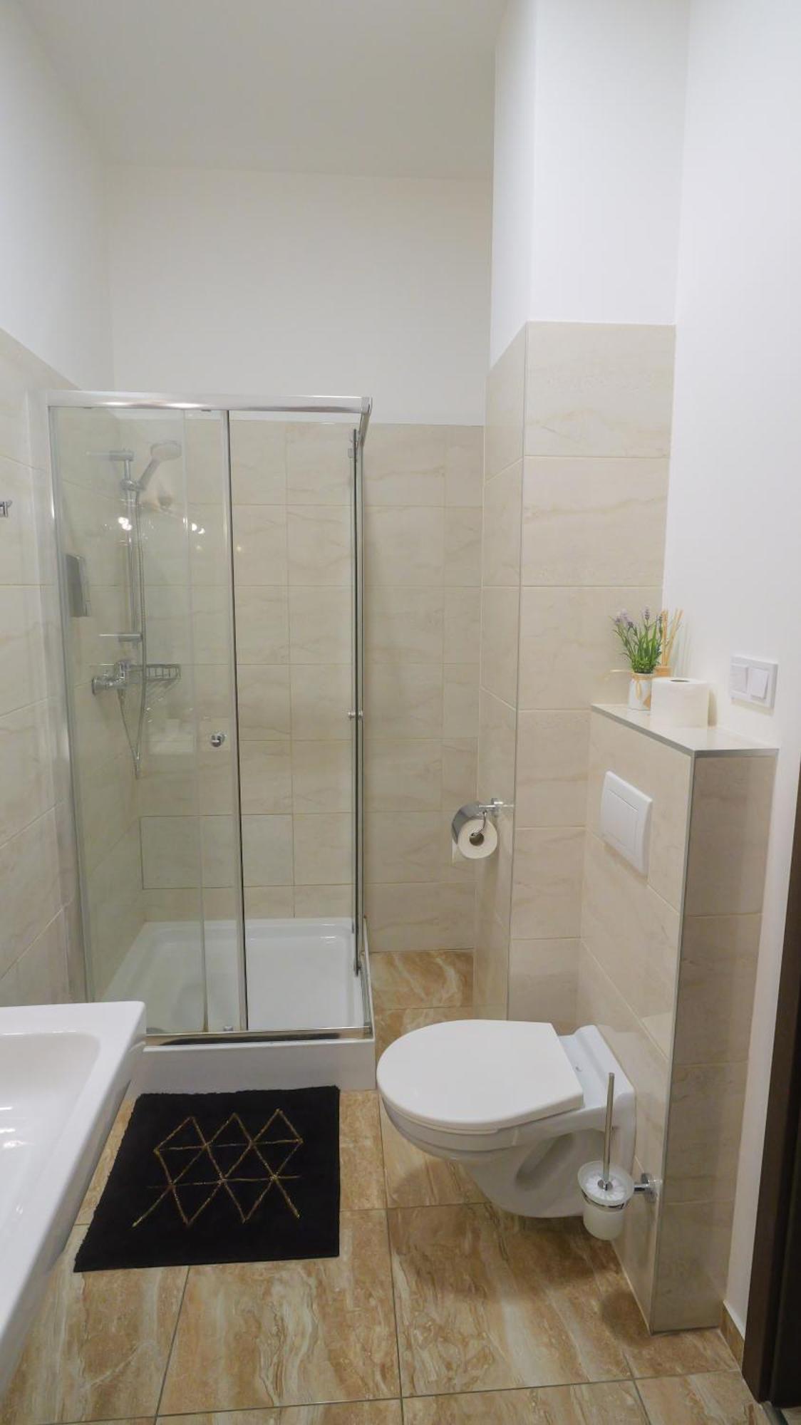 Premium City Centre Bedrooms Prešov Exteriör bild