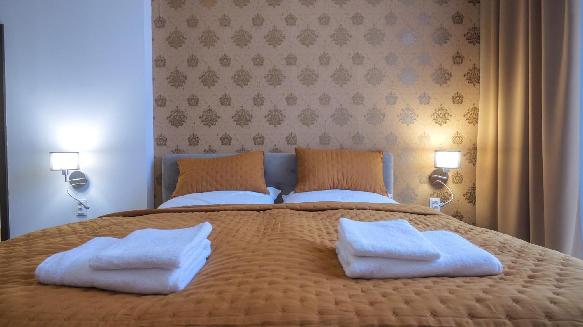 Premium City Centre Bedrooms Prešov Exteriör bild