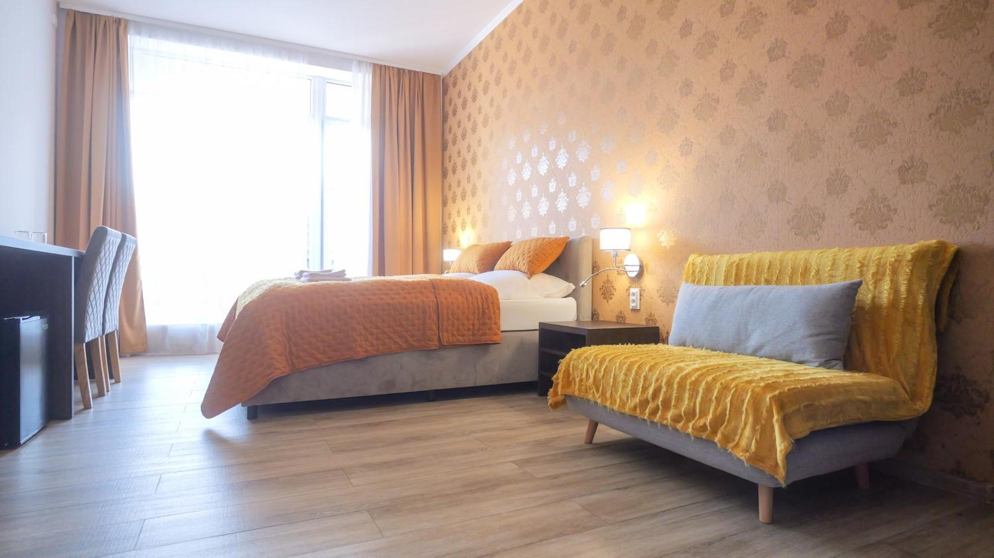 Premium City Centre Bedrooms Prešov Exteriör bild